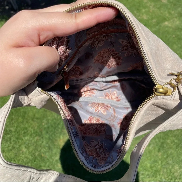 HOBO Hark Convertible Shoulder Bag inPebble - Picture 13 of 16